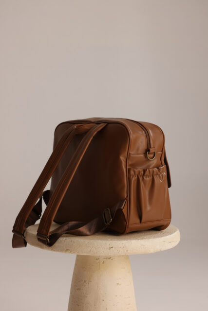 לורן חום גב