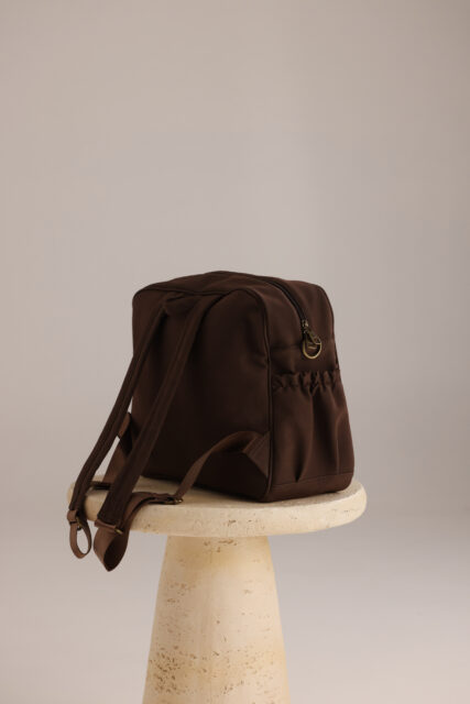 לורן חום כהה גב