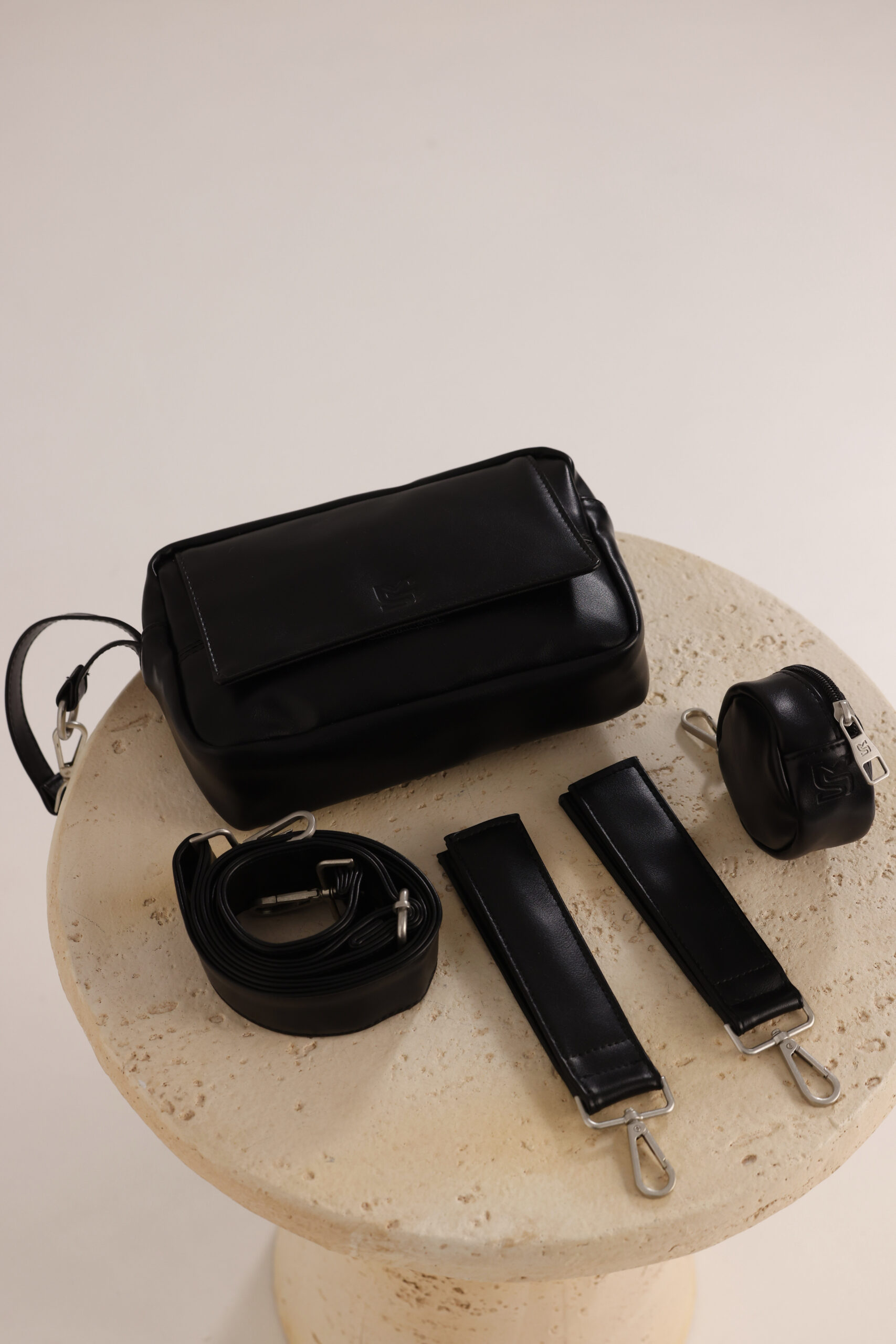 לורן שחור אביזרים