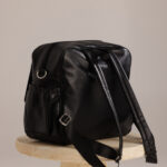 לורן שחור גב