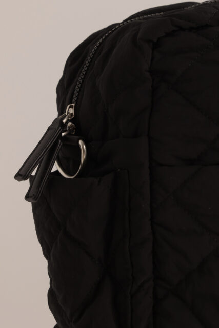 סהרה שחור דיטלס